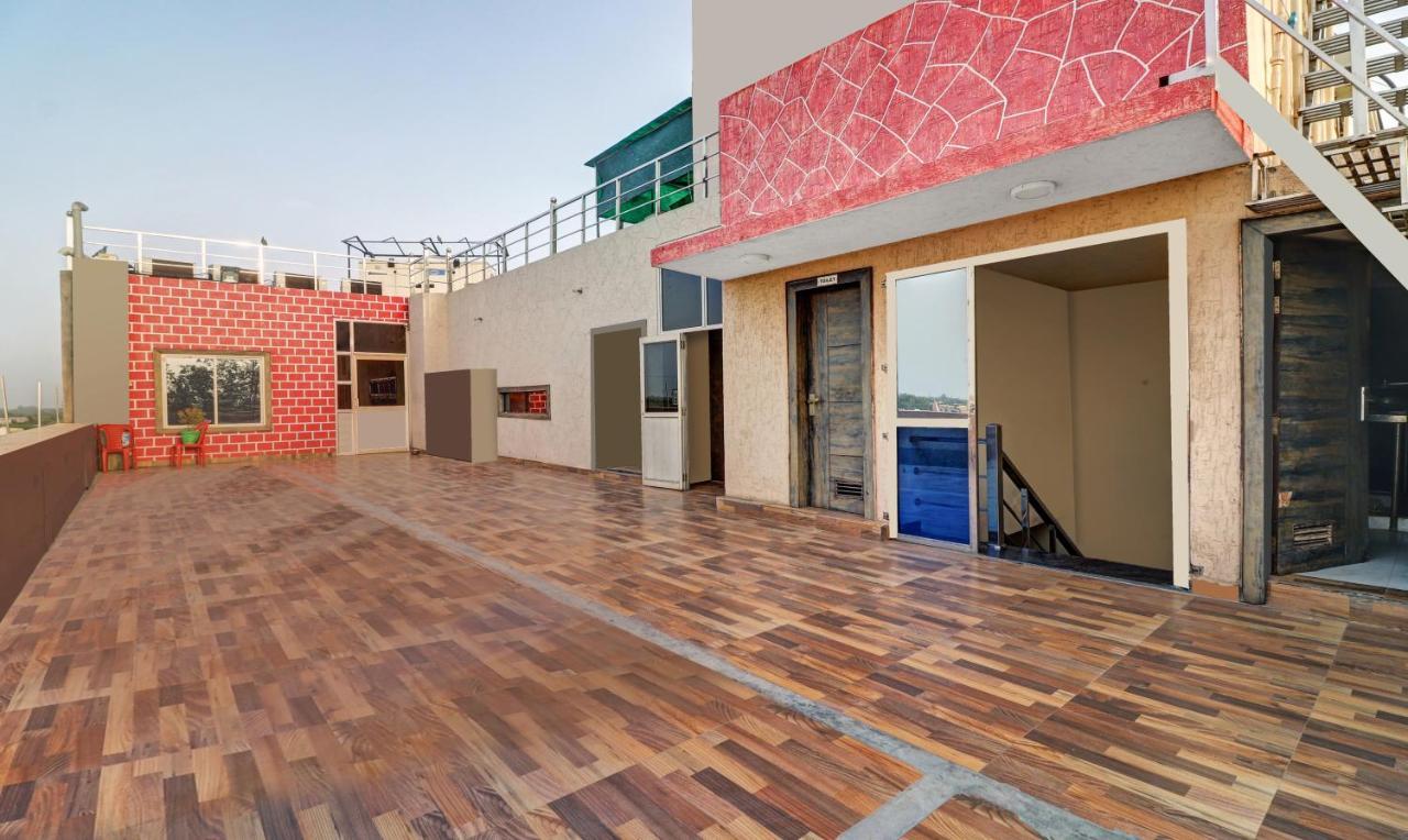 Itsy Hotels Anjali Mahal, 500 Mtrs From Mathura Railway Station Экстерьер фото