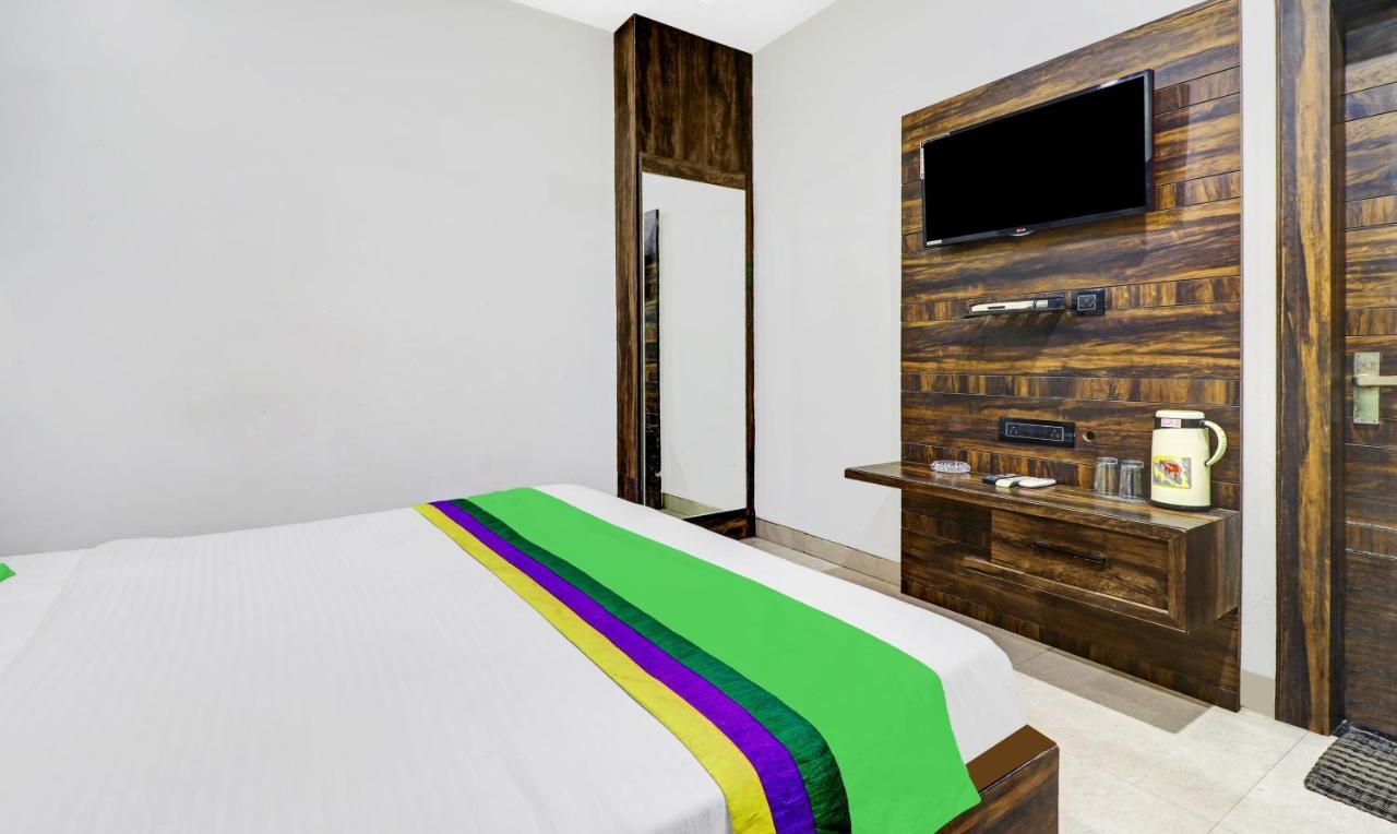 Itsy Hotels Anjali Mahal, 500 Mtrs From Mathura Railway Station Экстерьер фото