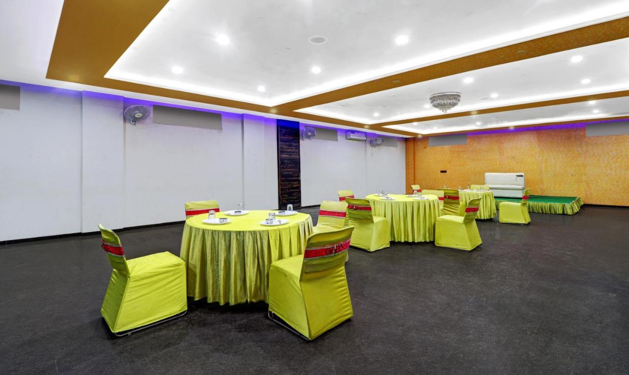 Itsy Hotels Anjali Mahal, 500 Mtrs From Mathura Railway Station Экстерьер фото