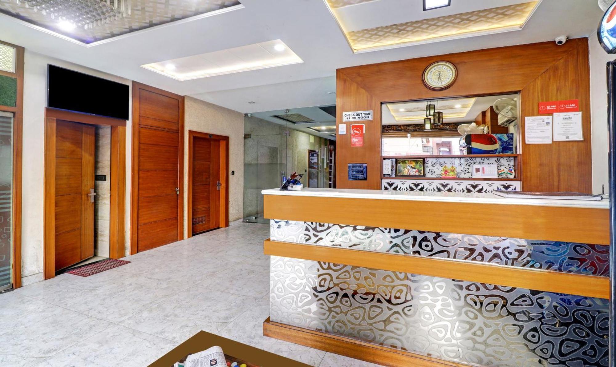 Itsy Hotels Anjali Mahal, 500 Mtrs From Mathura Railway Station Экстерьер фото