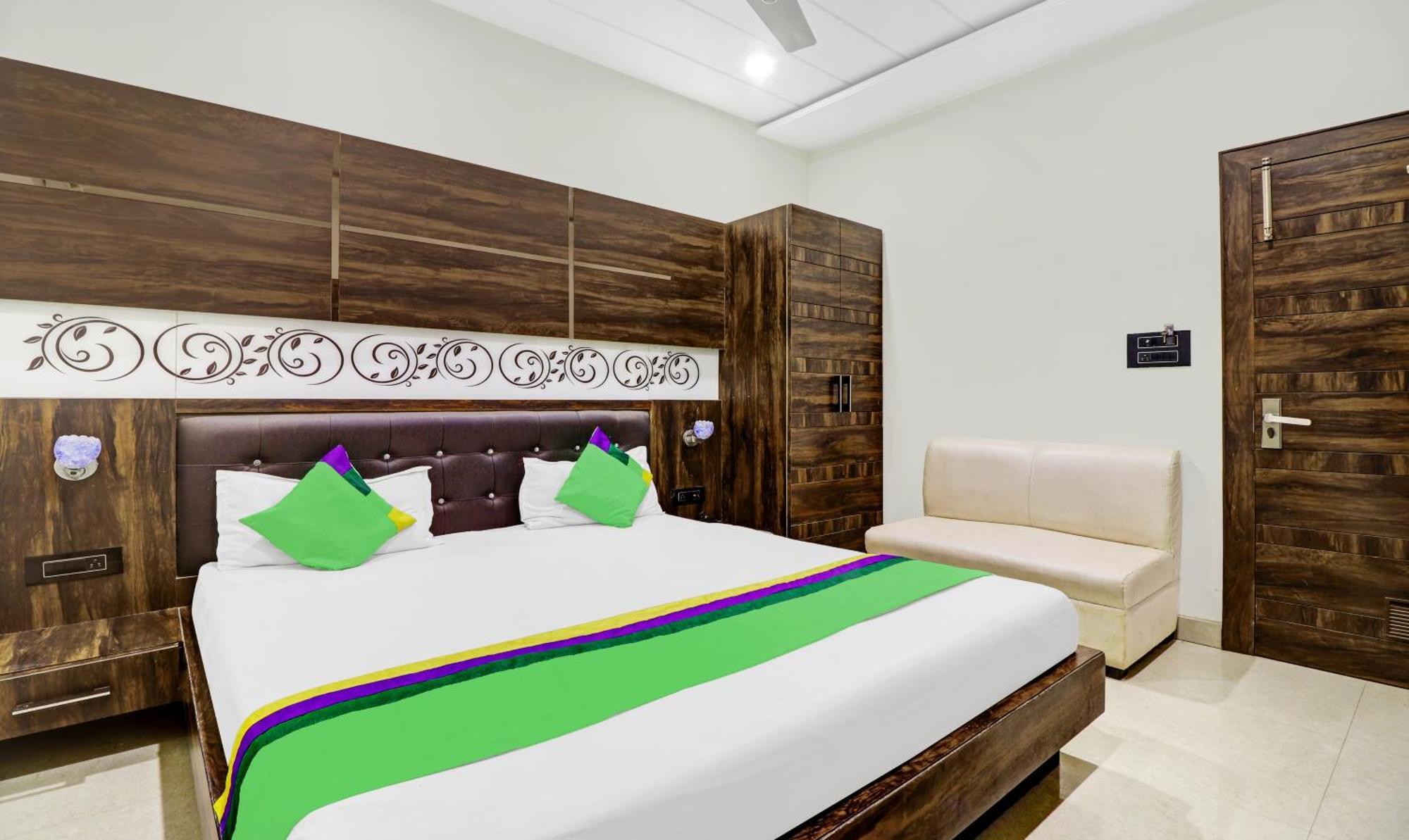 Itsy Hotels Anjali Mahal, 500 Mtrs From Mathura Railway Station Экстерьер фото