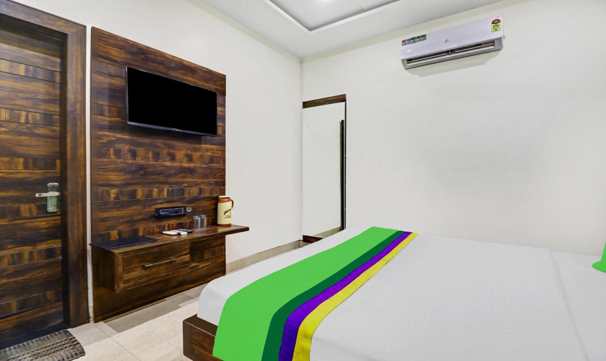 Itsy Hotels Anjali Mahal, 500 Mtrs From Mathura Railway Station Экстерьер фото