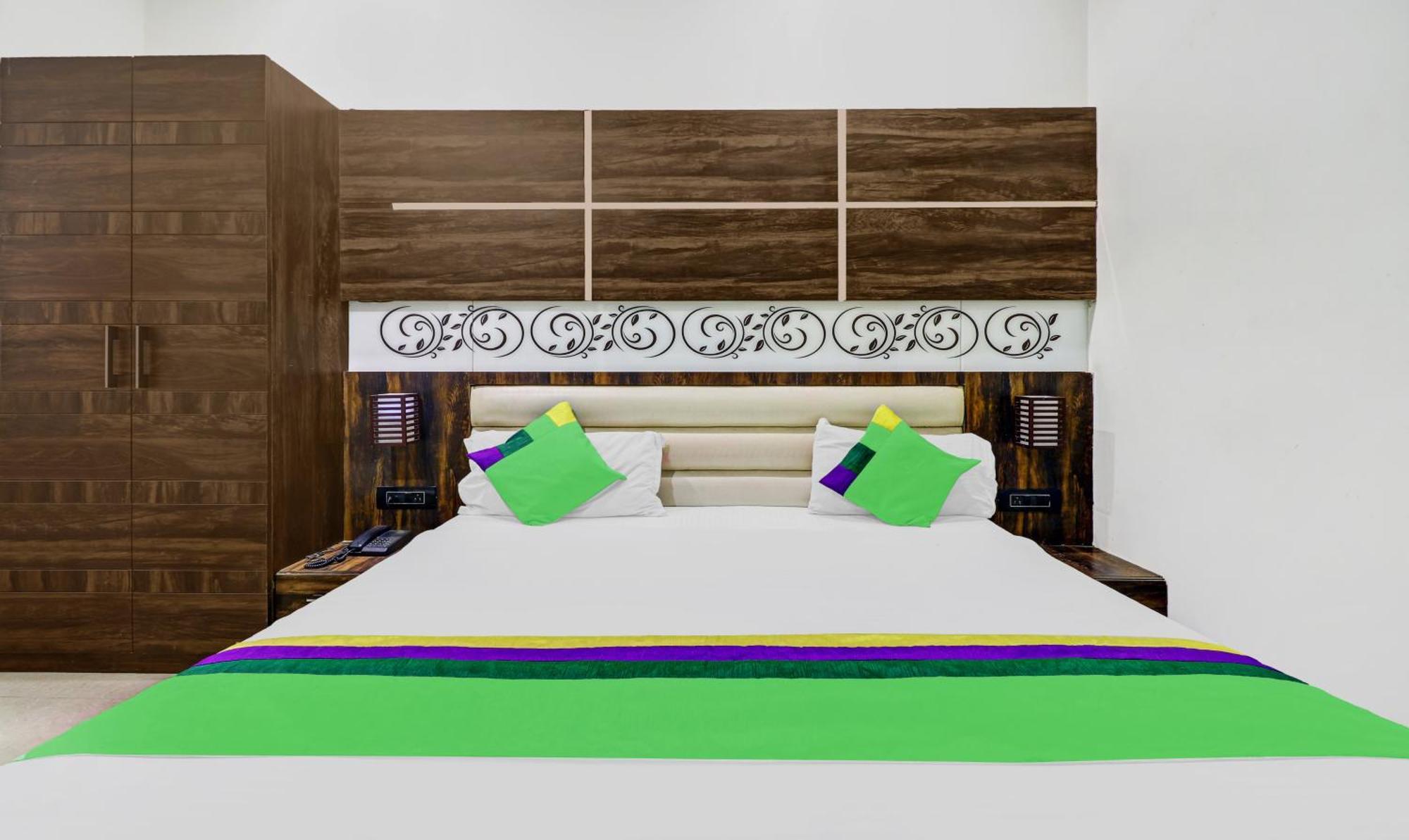 Itsy Hotels Anjali Mahal, 500 Mtrs From Mathura Railway Station Экстерьер фото