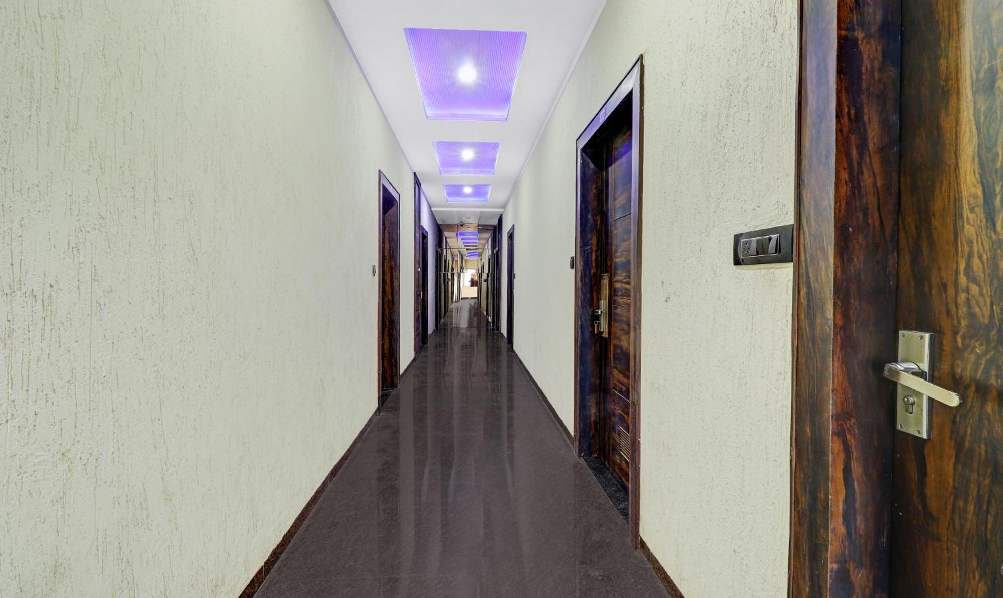 Itsy Hotels Anjali Mahal, 500 Mtrs From Mathura Railway Station Экстерьер фото