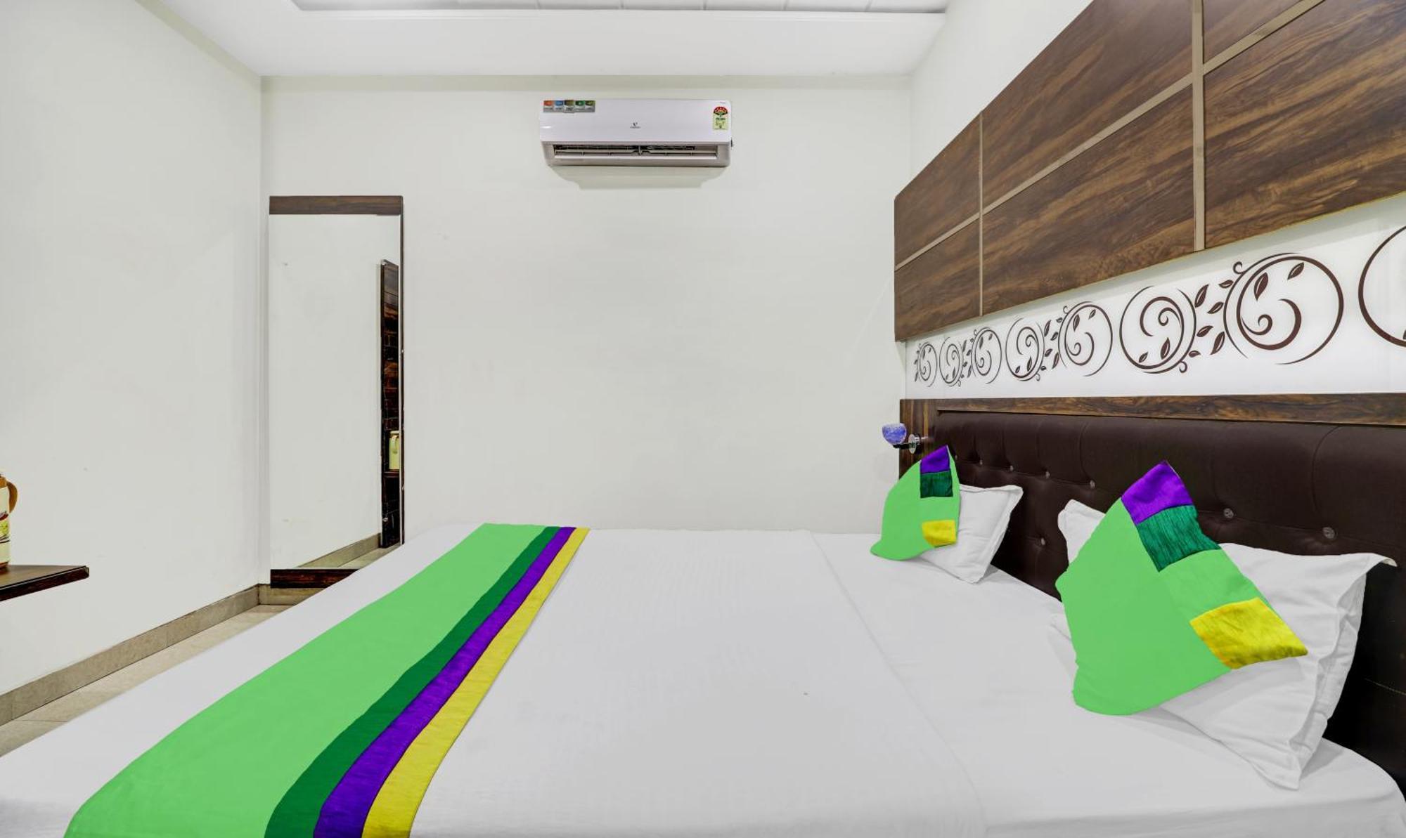 Itsy Hotels Anjali Mahal, 500 Mtrs From Mathura Railway Station Экстерьер фото