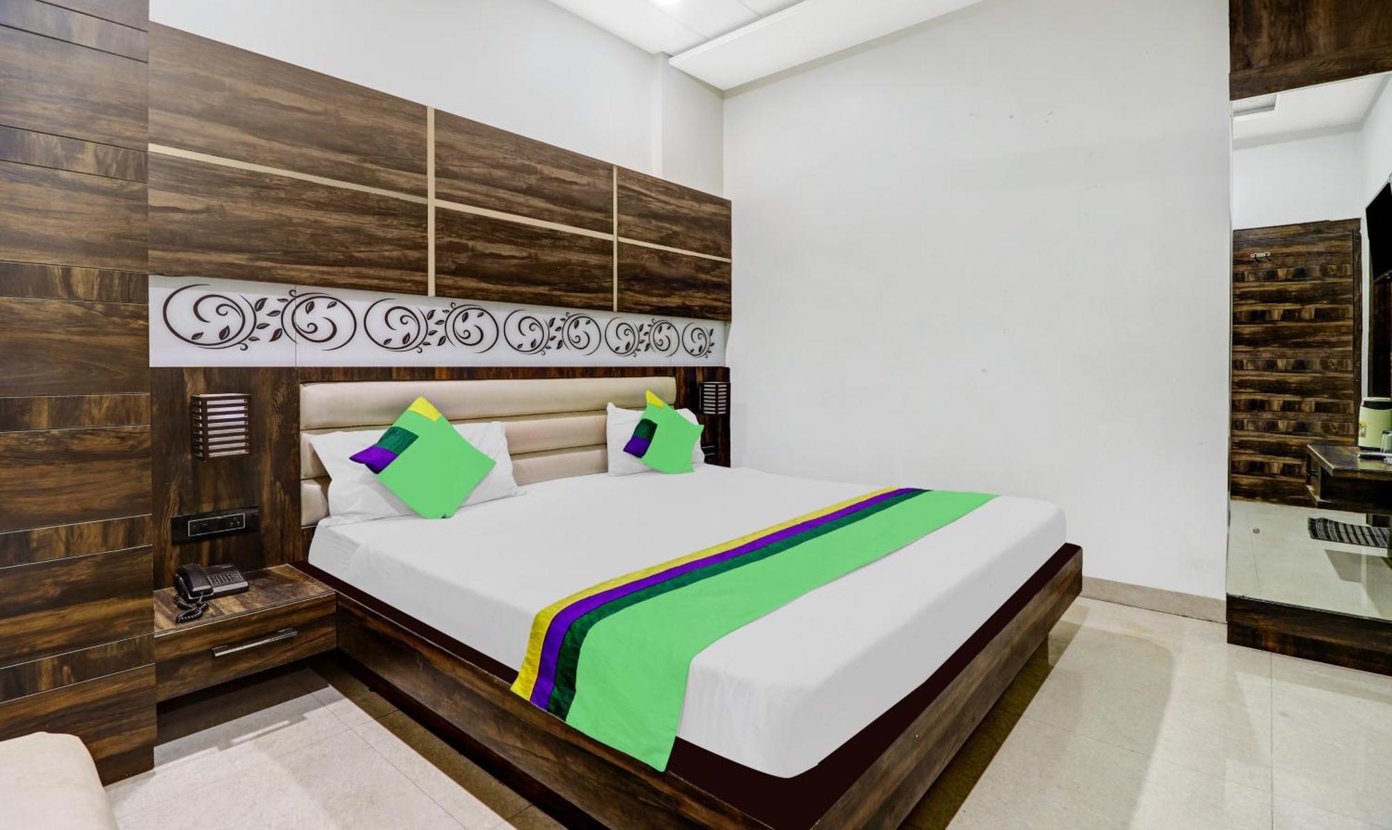 Itsy Hotels Anjali Mahal, 500 Mtrs From Mathura Railway Station Экстерьер фото