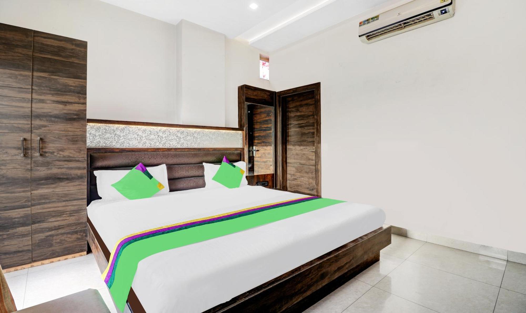 Itsy Hotels Anjali Mahal, 500 Mtrs From Mathura Railway Station Экстерьер фото